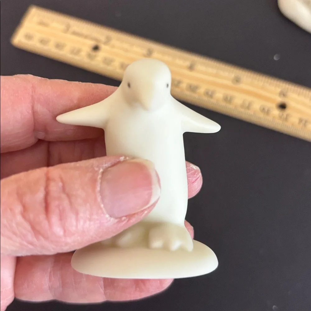 Vintage Snow-babies “You Didn’t  Forget Me” extra Penguin Holiday Figurines